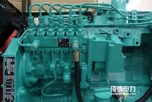 柴油發(fā)電機(jī)組“當(dāng)、當(dāng)”響，轉(zhuǎn)速升高，響聲也增大，怎么回事？